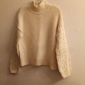 NEW Universal Thread Goods Co. Winter Fall Size M Cream Color B31
